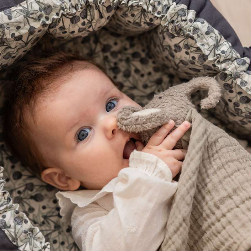 Sebra Snuggle cloth - The elephant Finley