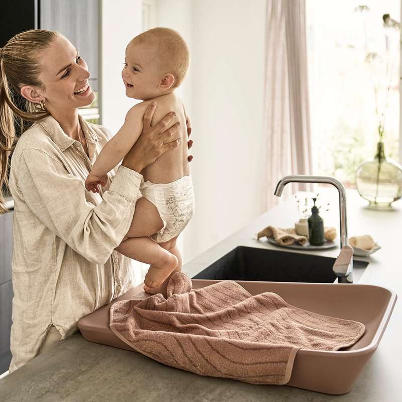 Leander Matty™ hoitoalusta - Save