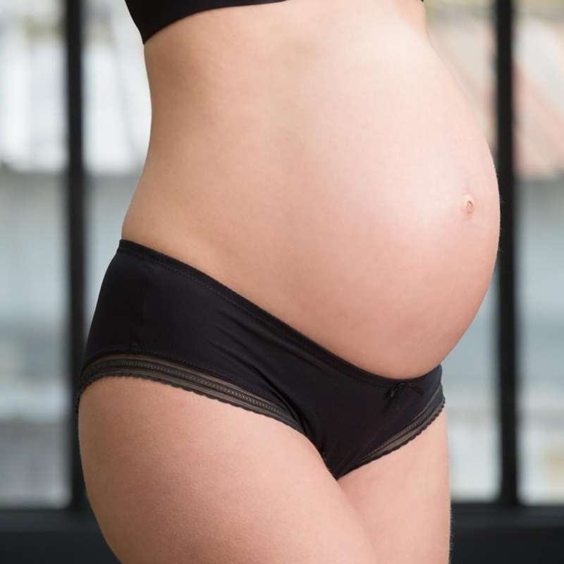 Cache Coeur MILK Maternity shorts with low waist - Black