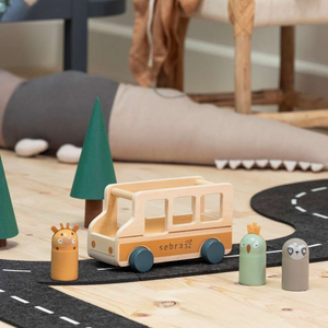 Cars and race tracks 