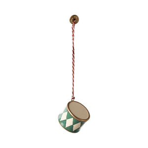 Maileg Ornamento de Natal em Metal - Tambor - Pequeno - Verde Escuro 