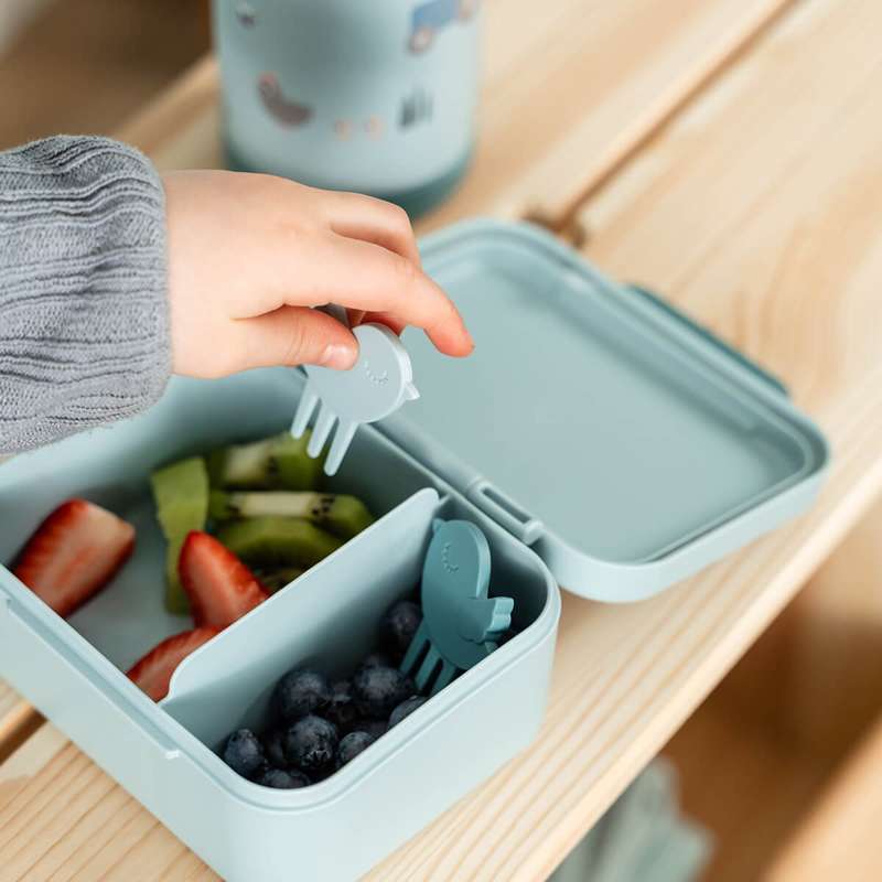 Done by Deer Caja de almuerzo pequeña con palillos para snack - Tiny Farm - Azul 