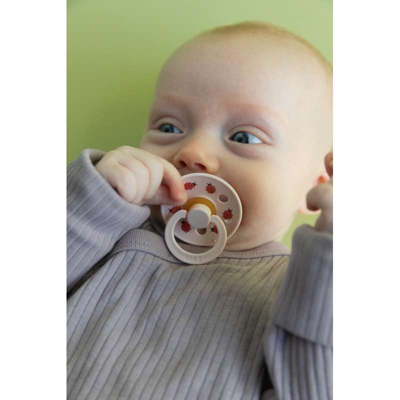 Bibs Кръгъл Colour Биберон - р-р 3 - естествен каучук - Студио - Лейдиbug - Пясък 