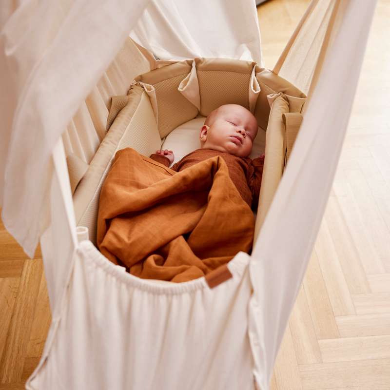 Auttaminen Babylift - Luonnollinen 