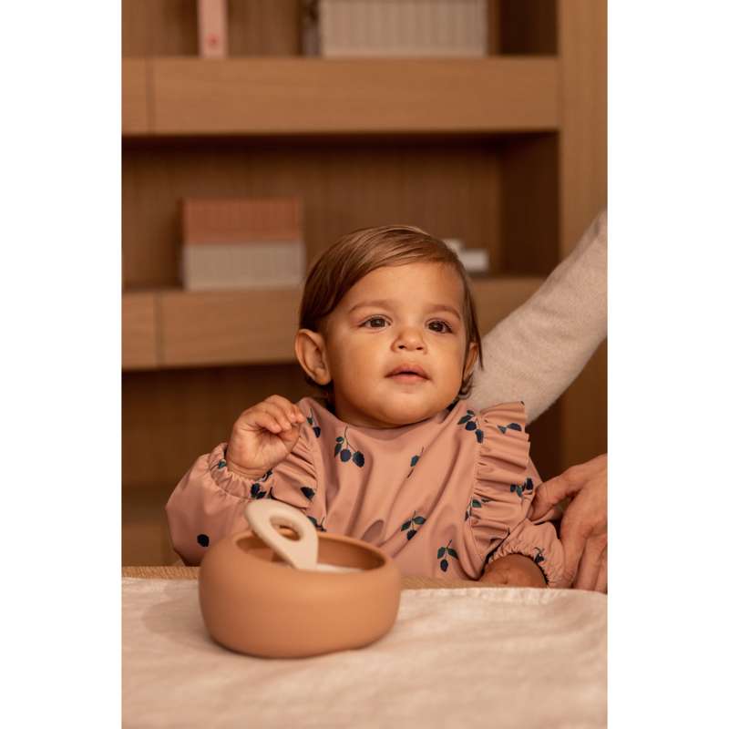 Liewood Fartuch do jedzenia Merle Cape Bib z falbankami - Berry/Pale Tuscany 