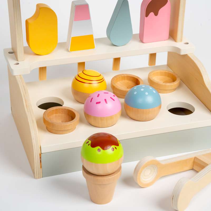 Kid'oh Ice cream shop with wooden accessories 