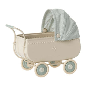 Maileg Carrito de bebé vintage con ropa de cama - Miniatura - Azul 