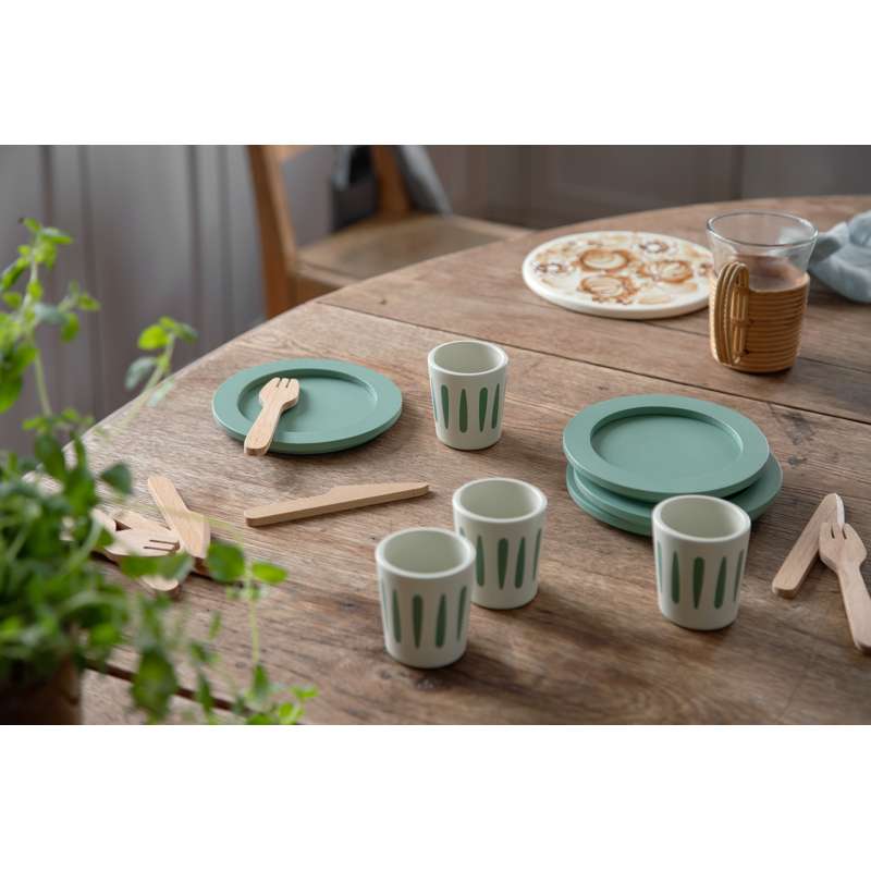 Sebra Dinner set for 4 in Wood 